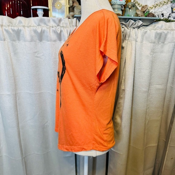 Stranded Orange Halloween Tee Size Large - Picture 3 of 5